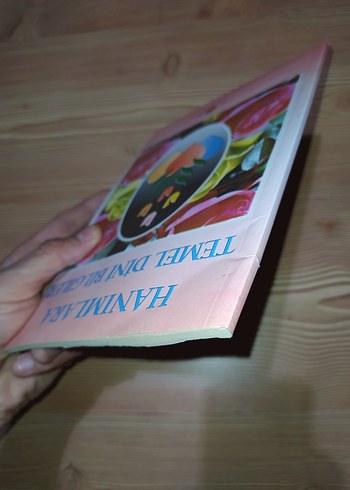 Beden Renk Hanımlara Temel Dini Bilgiler Kitabı