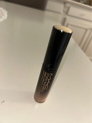 Beden Renk Mac Studio Radience 24hr NW13 Concealer