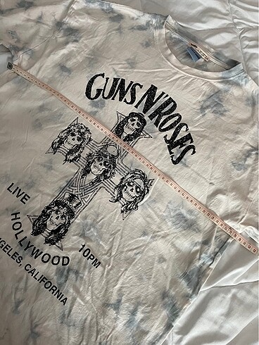 Pull and Bear Guns N? Roses tshirt