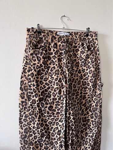 Bershka Bershka leopar desenli pantolon