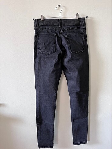 40 Beden siyah Renk Bershka kot pantolon