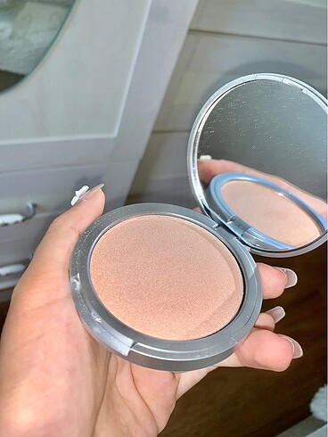 The Balm Mary-Lou Manizer Aydınlatıcı - Görsel 2