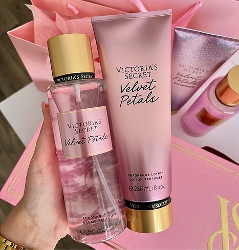 Velvet Petals Victoria Secret Vücut spreyi