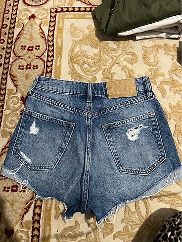 32 Beden H&M kısa kot şort