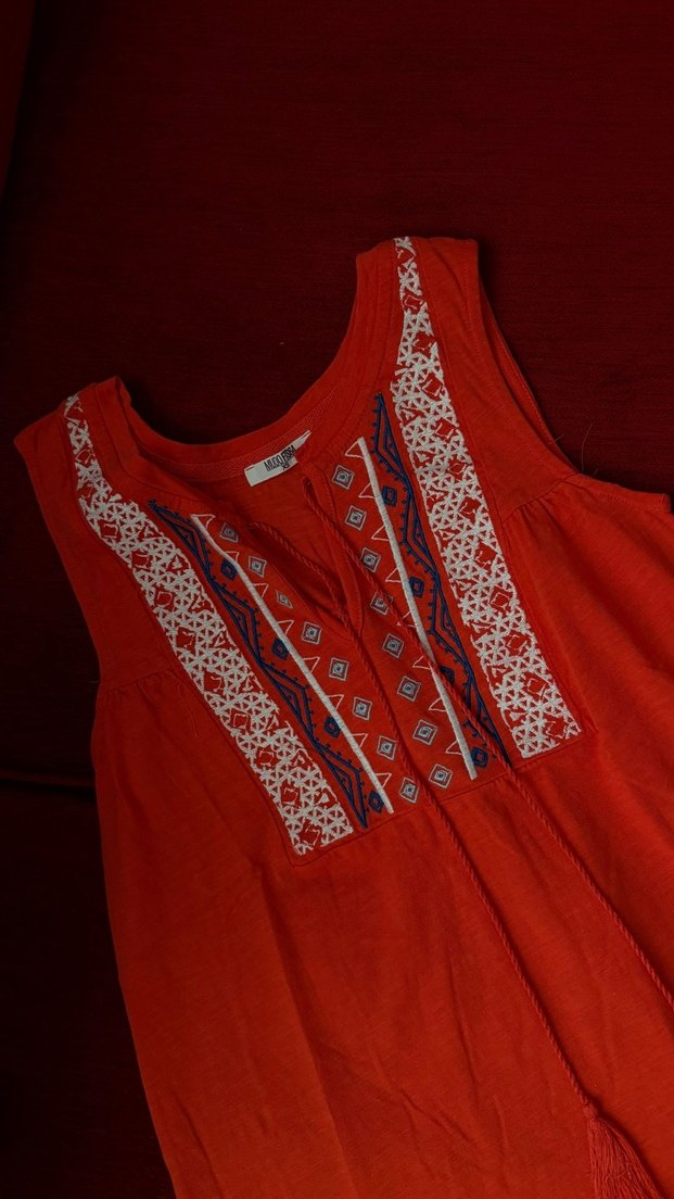 Nakışlı Kırmızı Bohem Kolsuz Bluz - Görsel 2