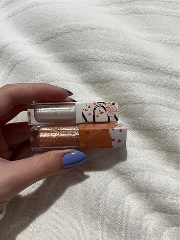  Beden Too Faced Lipgloss