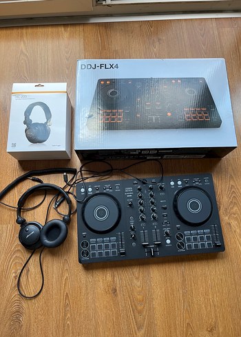 DDJ-FLX4 Siyah DJ Kontrol Cihazı ve Kulaklık