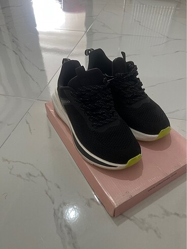 LC Waikiki Spor ayakkabı