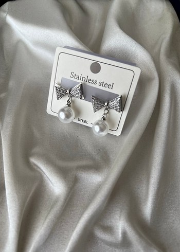 İnci Detaylı Minimalist Küpe