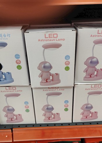 Beden pembe Renk Pembe Astronot LED Masa Lambası