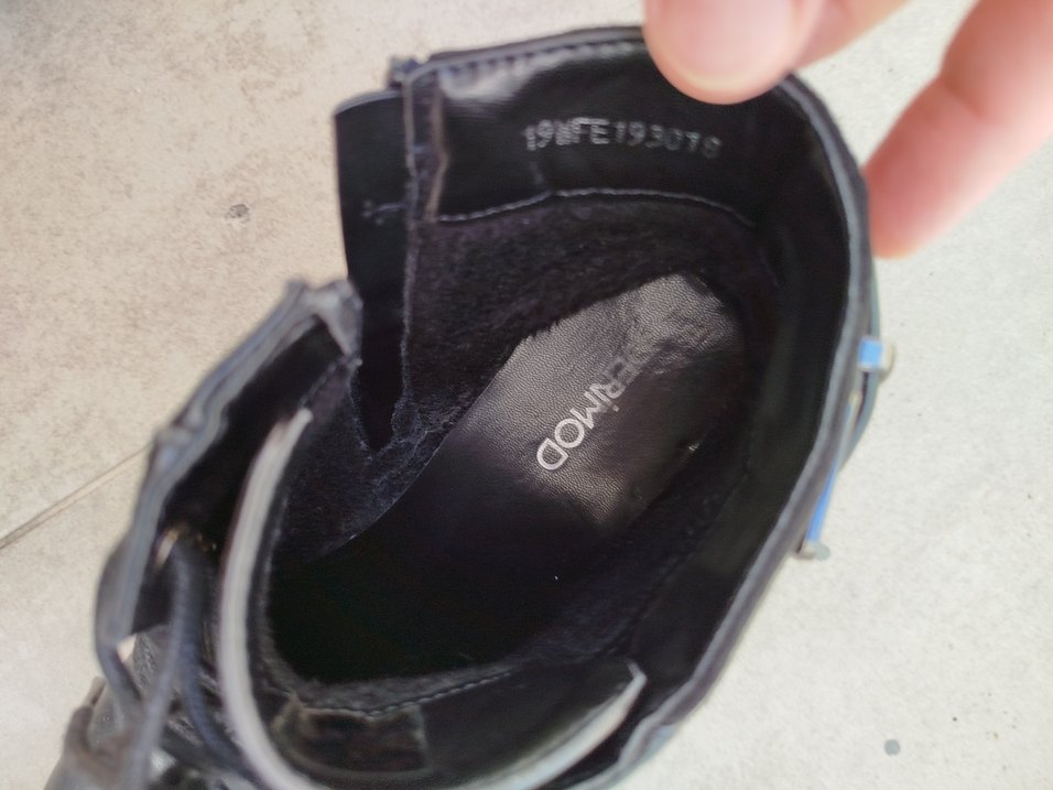 Siyah Deri Kadın Bot - Görsel 4