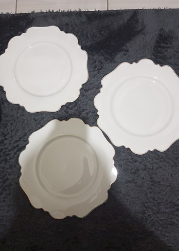 Modern Klasik Beyaz Yemek Tabakları
