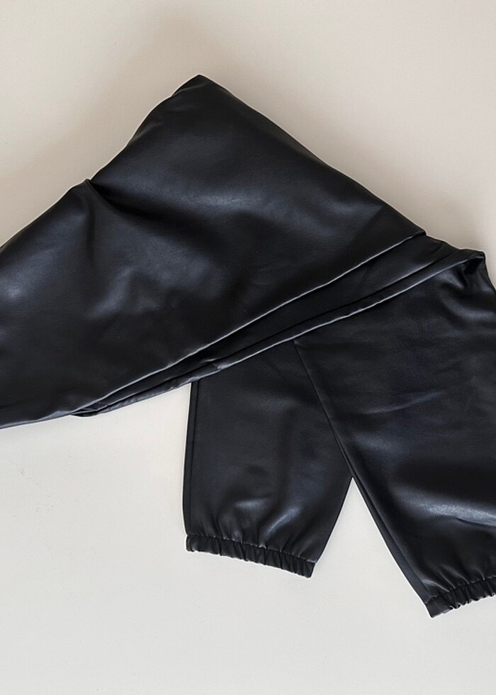 LCW deri görünümlü siyah pantolon - Görsel 3