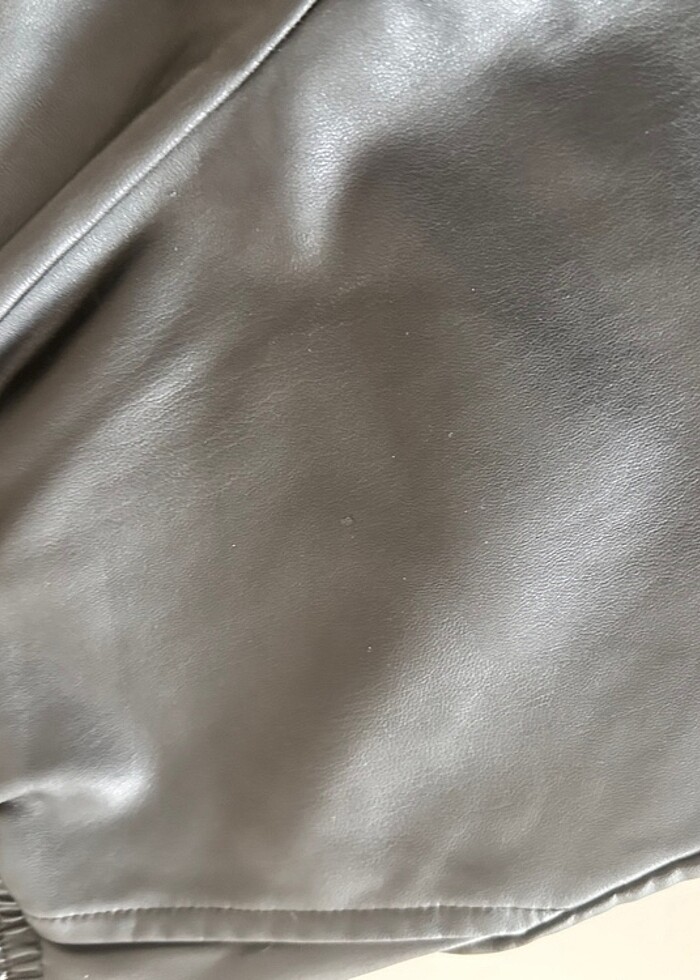 LCW deri görünümlü siyah pantolon - Görsel 4