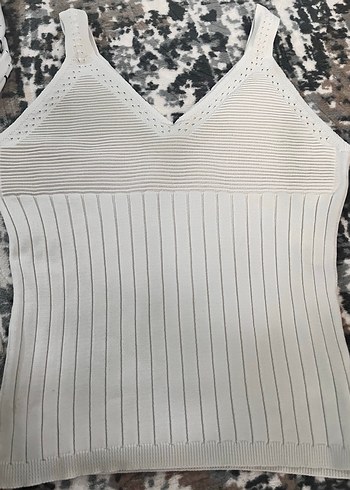 V Yaka Beyaz Örgü Kolsuz Mini Atlet - Görsel 2