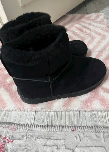 Siyah Kürklü Kadın Dolgu Topuk Bot - Görsel 3