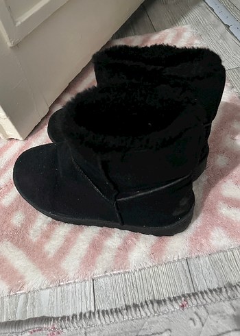 Siyah Kürklü Kadın Dolgu Topuk Bot - Görsel 2