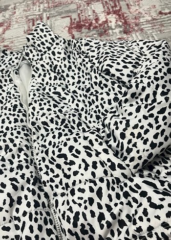 Leopar Desenli Beyaz Kadın Mont - Görsel 3