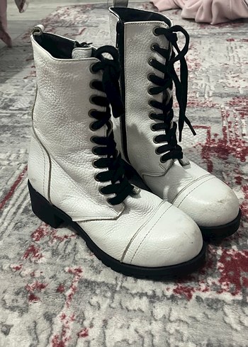 Beyaz Deri Blok Topuklu Punk Botlar - Görsel 5