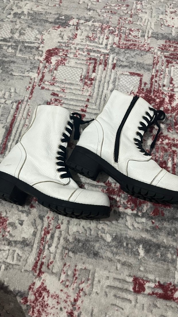 Beyaz Deri Blok Topuklu Punk Botlar - Görsel 4