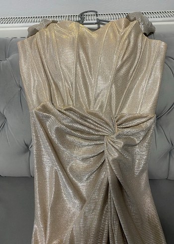 Parlak Bej Drapeli Uzun Straplez Abiye - Görsel 3