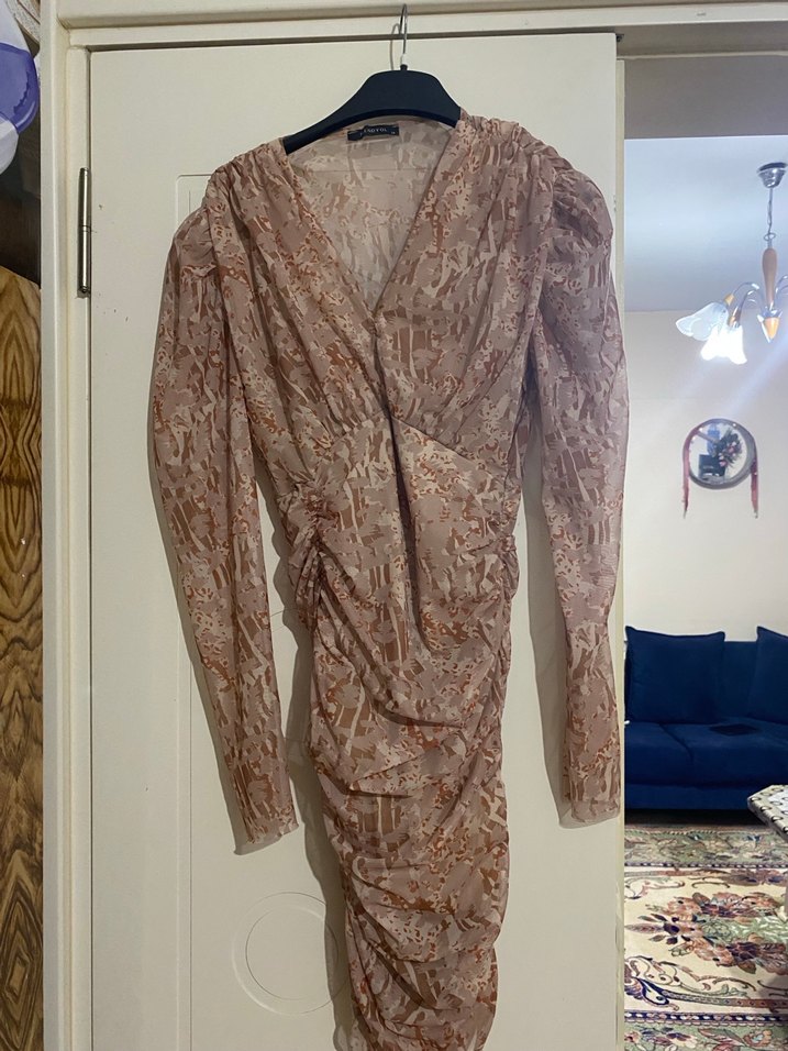 Pembe V Yaka Drapeli Midi Elbise - Görsel 2