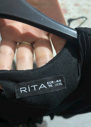 Uzun Kollu Siyah Piliseli Uzun Elbise - Görsel 3