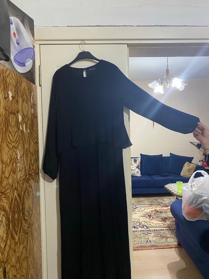 Uzun Kollu Siyah Piliseli Uzun Elbise - Görsel 2