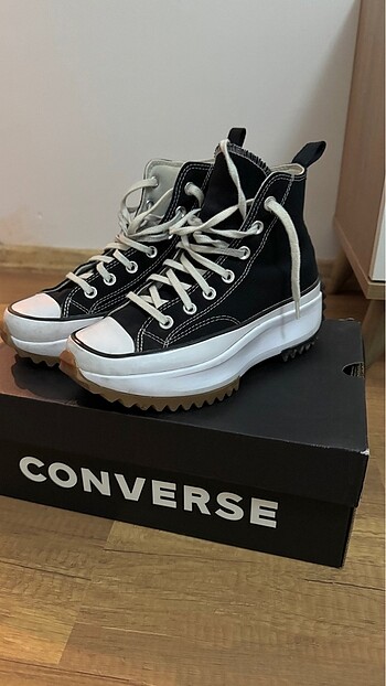 Converse Run Star Hike