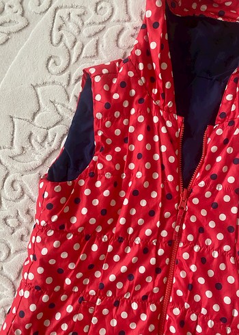 Kız Çocuk Kapüşonlu Fermuarlı Kırmızı Yelek - Görsel 3