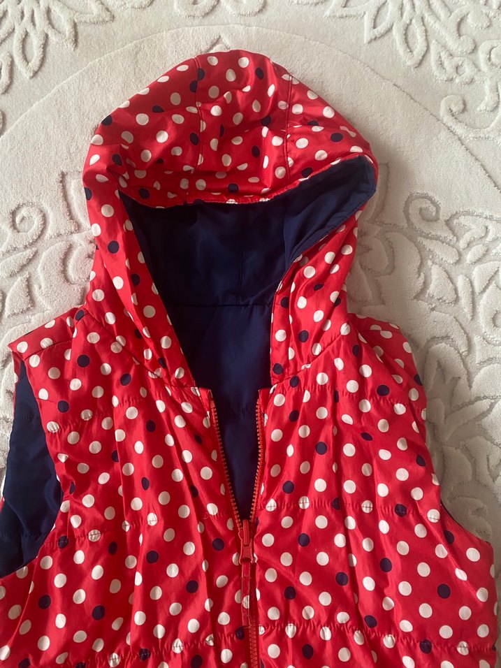 Kız Çocuk Kapüşonlu Fermuarlı Kırmızı Yelek - Görsel 4