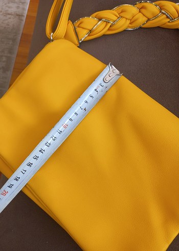 Sarı Zincir Detaylı Kadın Çanta - Görsel 2