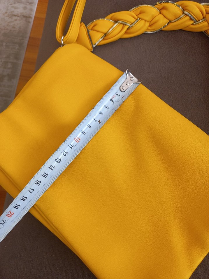 Sarı Zincir Detaylı Kadın Çanta - Görsel 2