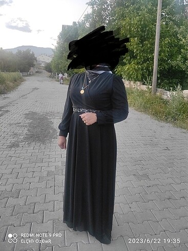 Siyah şık elbise