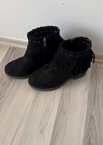 Siyah Süet Püsküllü Kadın Bot