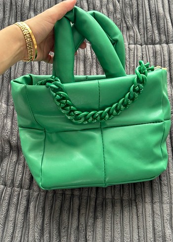 Zincir Detaylı Parlak Yeşil Deri Kadın Çanta - Görsel 2