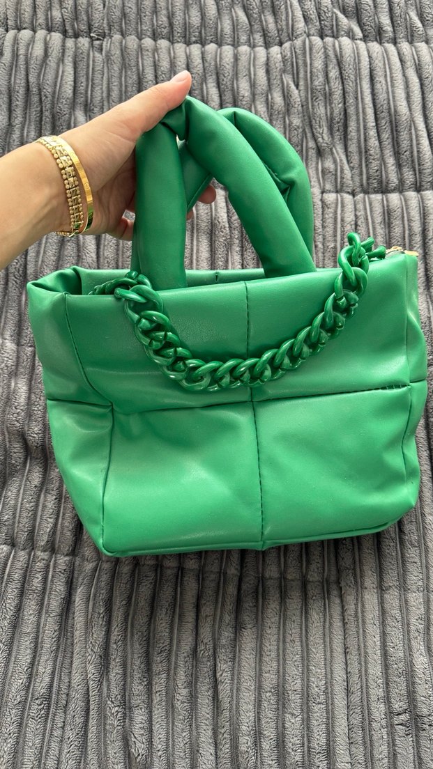 Zincir Detaylı Parlak Yeşil Deri Kadın Çanta - Görsel 2