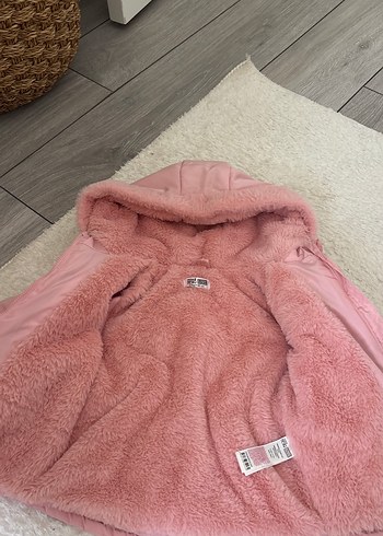 Kürklü Kapüşonlu Pembe Kız Çocuk Mont - Görsel 4