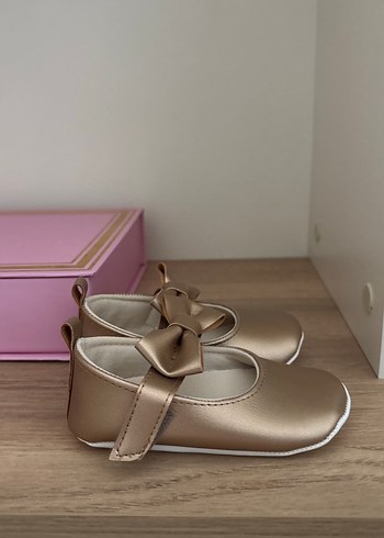 Kız Çocuk Bej Parlak Fiyonk Detaylı Babet - Görsel 3