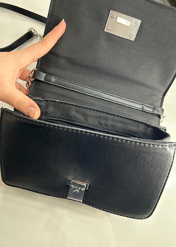 stradivarius Zincir Detaylı Siyah Deri Kadın Çanta - Görsel 3