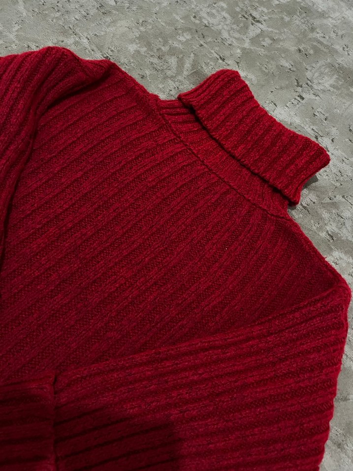 Kırmızı Boğazlı Triko Kadın Kazak - Görsel 3