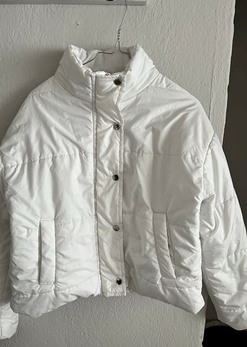 Beyaz şişme mont - Görsel 2