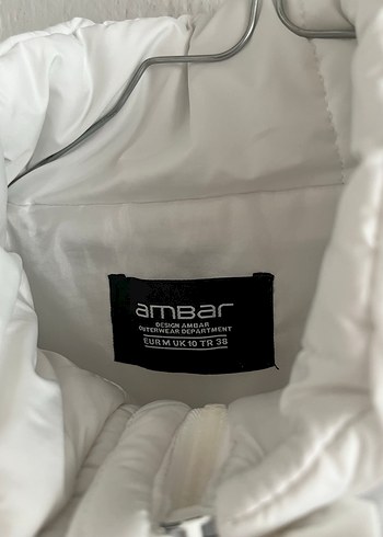 Beyaz şişme mont - Görsel 4