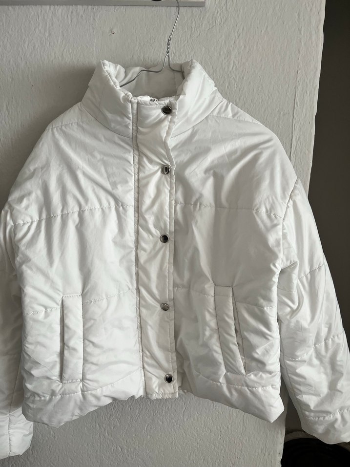 Beyaz şişme mont - Görsel 2