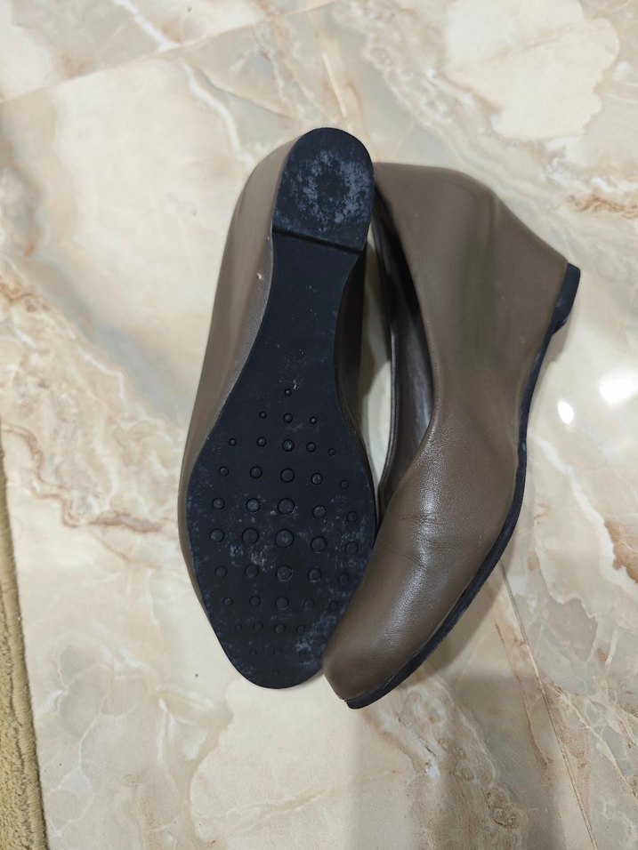 Klasik Bej Dolgu Topuk Kadın Ayakkabı - Görsel 3