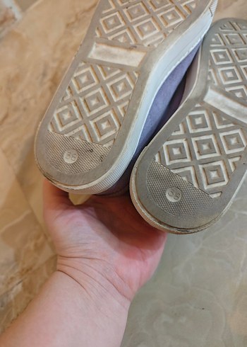 Gri süet bağcıklı kadın spor ayakkabı - Görsel 4