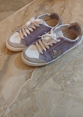 Gri süet bağcıklı kadın spor ayakkabı - Görsel 5