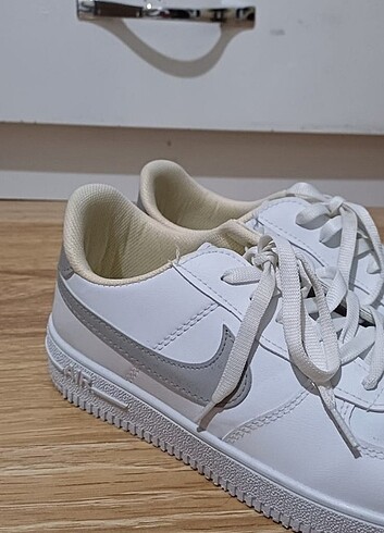 beyaz spor ayakkabı 