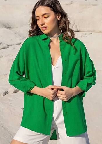 Oversize beyaz keten gömlek kampanya 