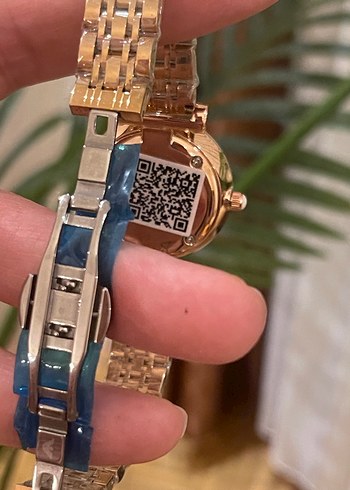 Zincir Detaylı Altın Kadın Kol Saati - Görsel 4